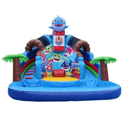 China Gepersonaliseerde kleur Populaire kleine haai opblaasbare waterslide met zwembad Te koop