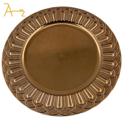 China Sustainable Wedding table charger plate dinnerware set decoration dinner round 13 inch rose gold reef colorful plastic charger plates for sale