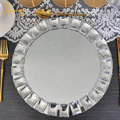 China Sustainable Wholesale custom glass charger plate factory wedding events decor tableware mosaic rimmed round glass dinner plates for sale