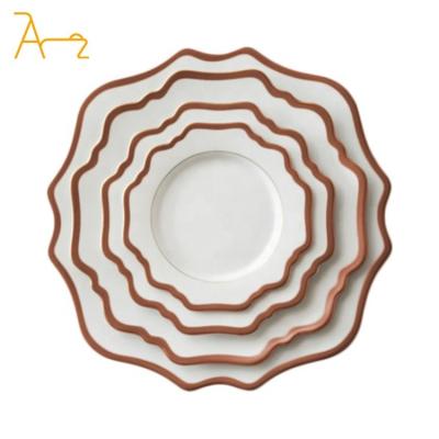 China Sustainable High Quality Restaurant Western Style European Wedding Ceramic Tableware White Sunflower Gold Rim Porcelain Plates Set for sale