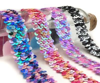 China Eco-friendly Colorful Sequins Lace Up To Trim Elastic Iridescent Sequin Trim Ribbon Sequin Strap Wavy Apparel Garment Accessories 3CM for sale