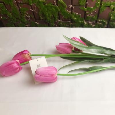 China Fashional Artificial Flowers Wholesale Plastic Realistic Fake Tulip Flowers Bulk Artificial Flower Plant Decor For Decoration for sale