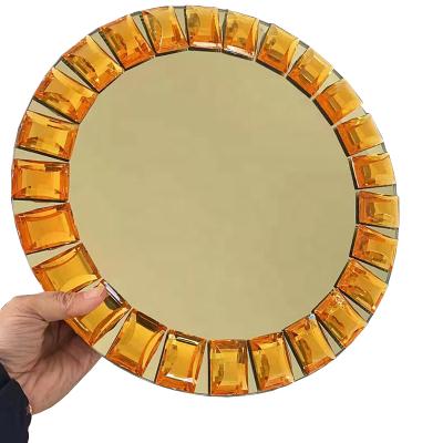 China Disposable Stylish Gold Glass Plate Crystal Beaded Charger for sale