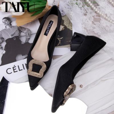 China Good Quality Breathable Shoes Women Chunky Thick Low Heels Pumps For Women Dress Work Ladies Shoes for sale