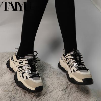 China Trend 2022 Newest Fashion Breathable Zapato Non Slip Customizable Running Shoes Logo Platform Shoes Shape Sneakers For Women for sale