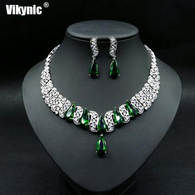 China Luxurious Hyperbola Bride Jewelry Set Necklace Earrings Set Zircon Water Droplet Clavicle Pendant Colorful Necklace Fine Jewelry Set for sale