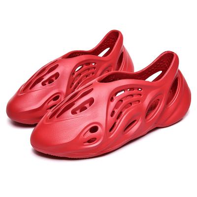 China New Arrival Summer Lightweight Women's Casual Hole Shoes Breathable Holes Sandals Fashion Outdoor Beach Sandals Women for sale