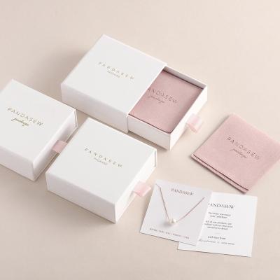 China Luxury White Cardboard Paper Bracelet Necklace Paper Jewelry Boxes Packaging With Custom Logo for sale