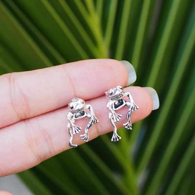 China 2021 new retro frog earrings for women party for sale