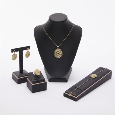 China 2021 March environmental friendly traditional simple wedding gold planted small flower jewelry set for women new retro fashion jewelry set with diamond for sale