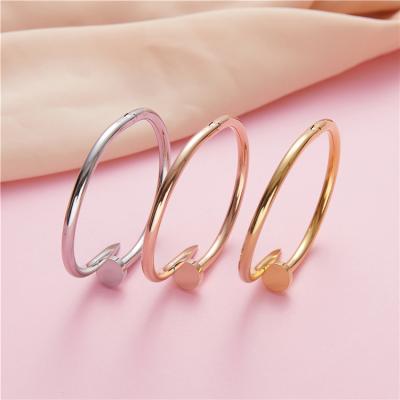 China 2021 new best selling environmentally friendly women hired and simple atmosphere simple personality fashion gold exquisite bracelet for sale