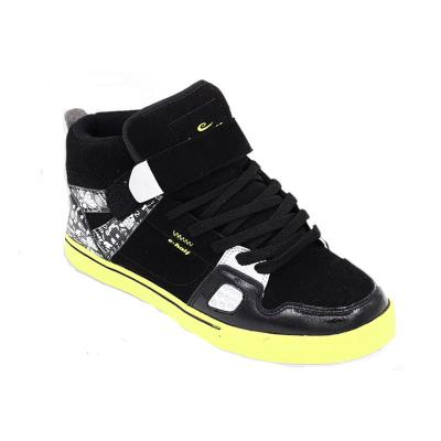 China Poland Market Wholesale Retail Skate Shoe Brand 7813A for sale