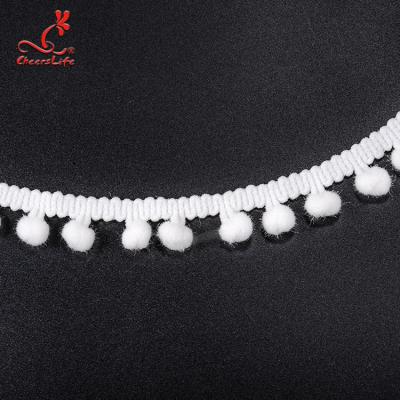 China Viable Wholesale White Trimming Polyester Ball Crochet Lace Pom Pom Fringe for sale