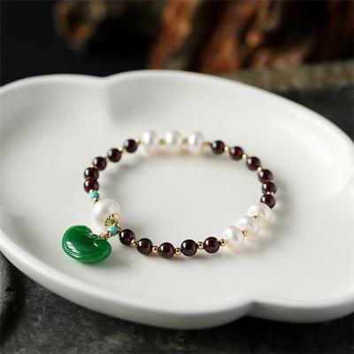 China FASHIONABLE original simple natural freshwater pearl bracelet hanging dry green jade Aimgal garnet wine red bracelet for women for sale