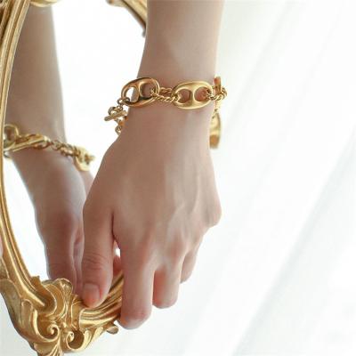 China Aimgal TRENDY Gold Plated Hog Nose Buckle Chain Necklace Vintage Bracelet For Women A1 for sale