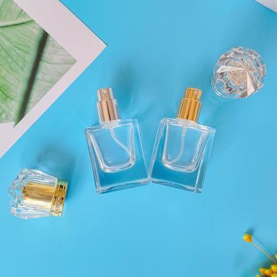 China Global Travel 30ml Portable Elegant Glass Bottle Spray Crystal Perfume Bottle for sale