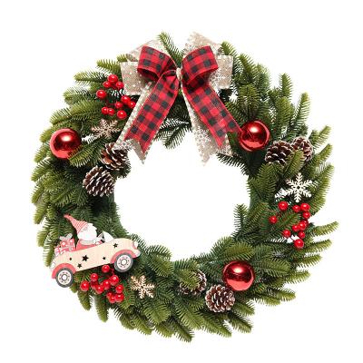 China Wholesale Christamas Decoration Wood Waste Polyethylene Christmas Tree Garland Door Ornament Wreath for sale