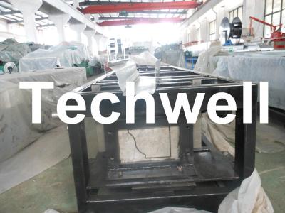 China Stahl 0.3mm - 0.6mm beweglich/tragbare Gossen-Rolle, die Maschine für Regenwasser-Gosse bildet zu verkaufen