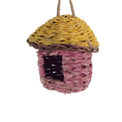 China Customized Design Windproof Indoor And Outdoor Decor Crafts Aviary Hanging Woven Outdoor Grass Bird House for sale