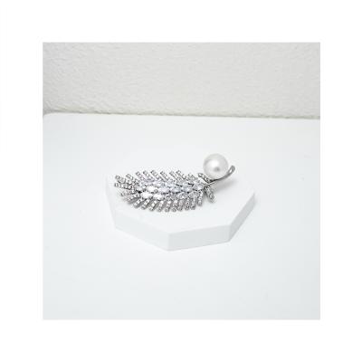 China PEARL brooch for women fine jewelry natural pearl for sale