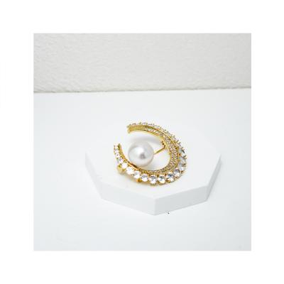 China Luxury PEARL Jewelry Gold Plated Natural Pearl Retro Fine Brooch Jewelry for sale