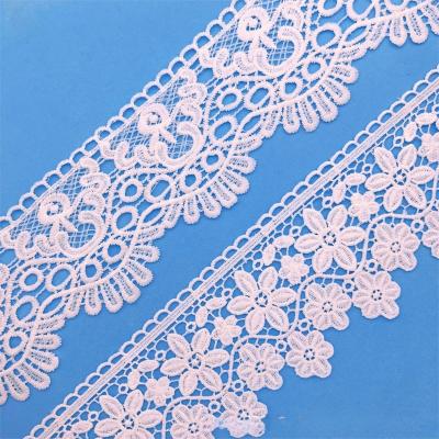 China Water Soluble Bridal Floral Guipure Lace Trim Embrobroidery Milk Fiber Lace Trim Decorative Trim Border Lace Trim For Garment for sale