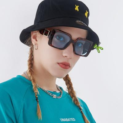 China Fashion Sunglasses 2023 Luxury Square Big Frame Sunglasses Oversized Brand Designer Famous Vendor Fashion Sun Glasses Women for sale