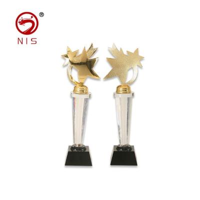 China Europe Factory Supply Gold Design Metal Trophy Columns New Custom Football Trophies Trophies Pigeon Packing for sale