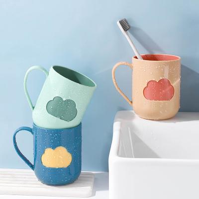 China Sustainable Fashion Drinking Mugs Muti-function Double Wall Coffee Mug Plastic Toothbrush Mug For Bathroom Accessories for sale