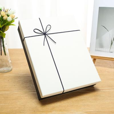 China Handmade Rigid Recyclable Candle Packaging Paper Boxes For Gift for sale