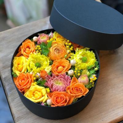 China Factory Wholesale Valentine's Day Handmade Round Flowers Gift Boxes Fashion Paper Packaging Design for sale