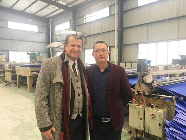 buyer visit the fluted plastic sheet factory