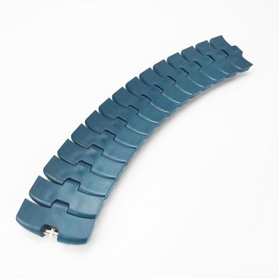 China Uri-1055-K330 Oil Resistant Customized PP/POM/PE Plastic Conveyor Chain For Beverage Bottle Carrier for sale