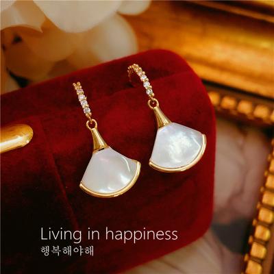 China Fashion 100% New Arrival Vintage 925 Silver Drop Earring Shape Leaf Zircon Luxury Jewelry Accessories For Woman Girls for sale