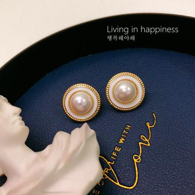 China Korean New Arrival Vintage 925 Silver Gold Plated Pearl Stud Earring Stud Earring Jewelry Accessories For Woman Girls for sale