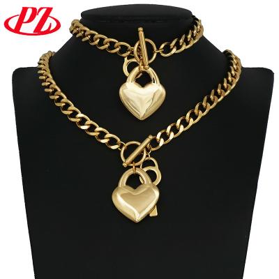 China CLASSIC Fashion Gold Color Stainless Steel Jewelry Sets Heart Shape Bracelet Necklace Set For Women for sale