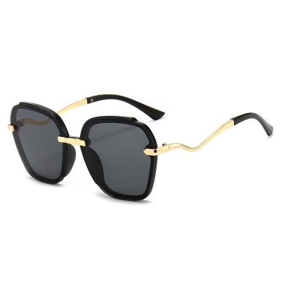 China Custom Logo Bamboo Fashion Black Mirror Metal Eye Spring Frame Style Weather Protection Color Lens Lenses Weight Age Wooden Sunglasses Fashion Sunglasses for sale