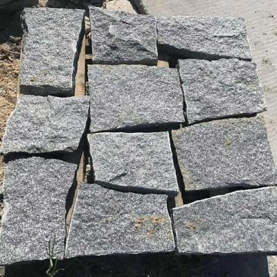 China Modern Chinese Natural Splitted Cube Cobblestone Granite Stone For Driveway for sale