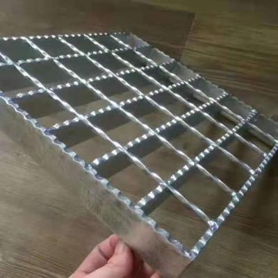 China Modern Bar Metal Safety Walkway Hot Dipped Galvanized Strong Steel Grating Exporting Low Carbon Steel Plate Office Building Square Hole for sale