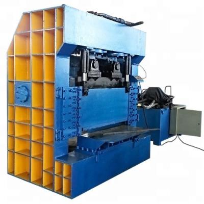 中国 Q15-400 Hydraulic Other Metal Scrap Recycling Machine Gantry Shear Good Price 販売のため