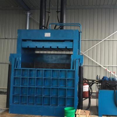 Chine Aluminum Steel Extrusions Vertical Baler Machine Manual Strapping Compactor à vendre