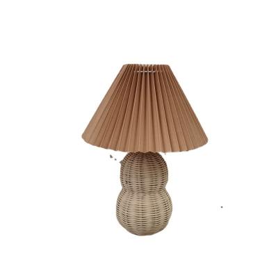 China New-designed Nordic folk decoration vintage table lamp bedroom bedside retro pleated lamp for sale