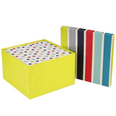 China Recyclable Colorful Stripes Carry Food Birthday Wedding Favor Party Treat Box for sale