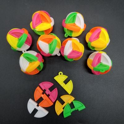 China Educational Toy Wholesale Plastic Assembled Puzzle Game Ball Capsule Educational Toys For Children for sale