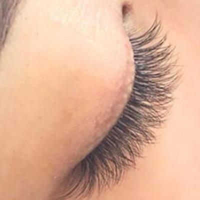 China Beautiful natural soft wholesale popular eyelashes with packaging box for sale