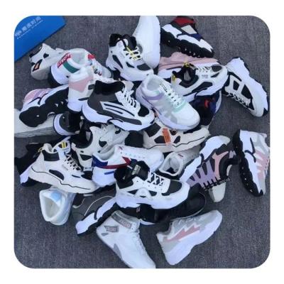 China Mixed Designs Bulk Wholesale Used Male Casual Shoes Sports Sneakers Mixed Type Shoes For Men Black Running Shoes Fashion Sneakers for sale