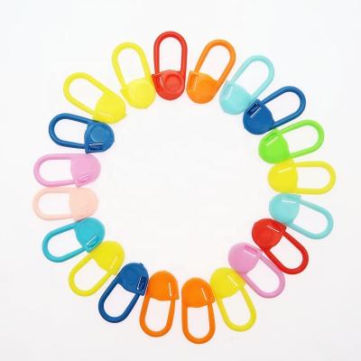 China Knit Markers Wholesale Mix Color Plastic Knitting Tool Locking Stitch Markers Crochet Knitting Tools for sale