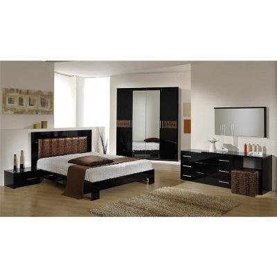 China Durable Simple Classic Design Good Quality Bedroom Furniture Bedroom Set Wood Beds for sale