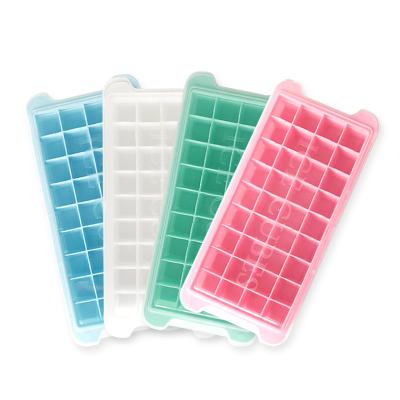 China Food Grade Ice Cube Trays, Flexible Easy-Release Silicone Multiple Lattice Cube Trays With Spill-Resistant Removable Lid for sale