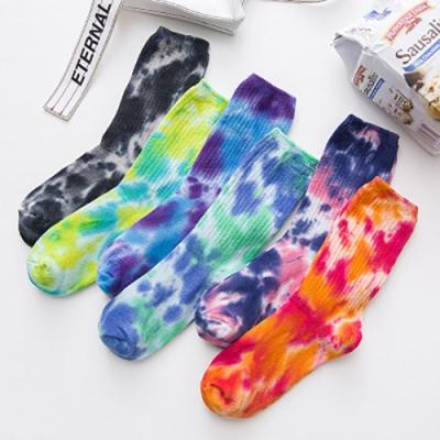 China Fashion Breathable Skateboard Slouch Comfortable Women's Socks Tie Dye Colorful Socks Unisex New Style for sale